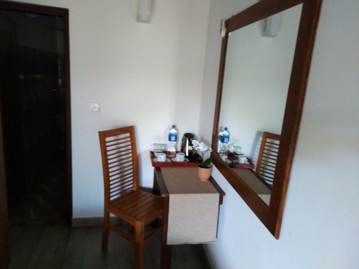 Lija Residence Негомбо Экстерьер фото