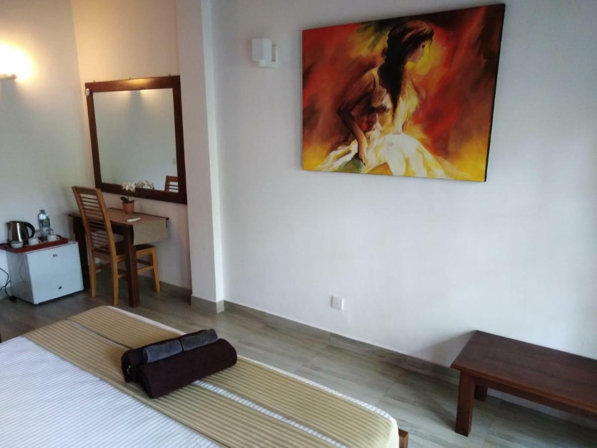 Lija Residence Негомбо Экстерьер фото